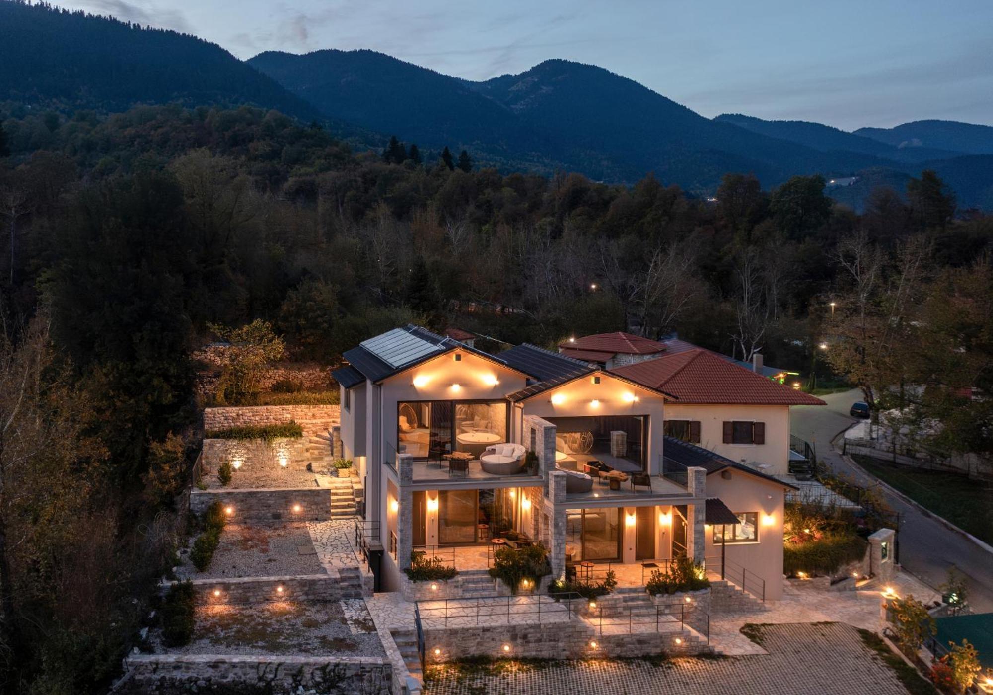 Evora Luxury Suites Mega Chorio Exterior photo