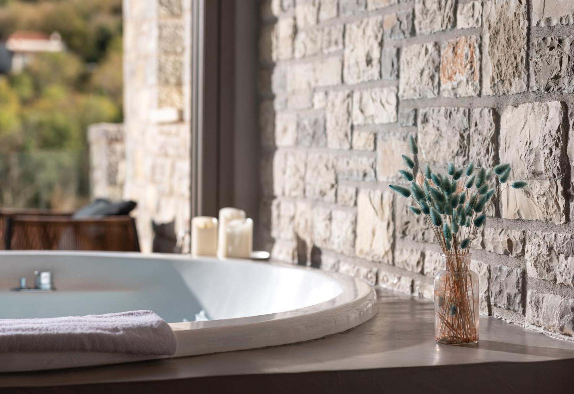 Evora Luxury Suites Mega Chorio Exterior photo