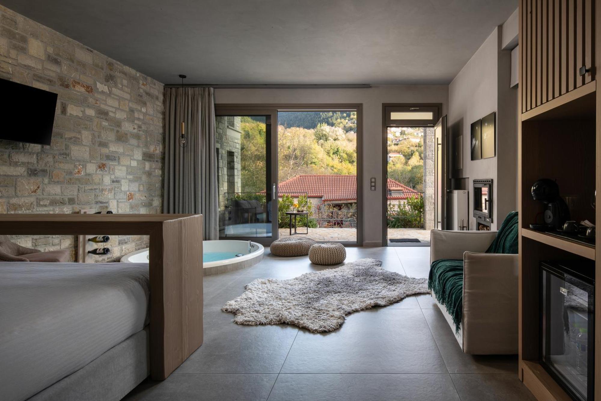 Evora Luxury Suites Mega Chorio Exterior photo