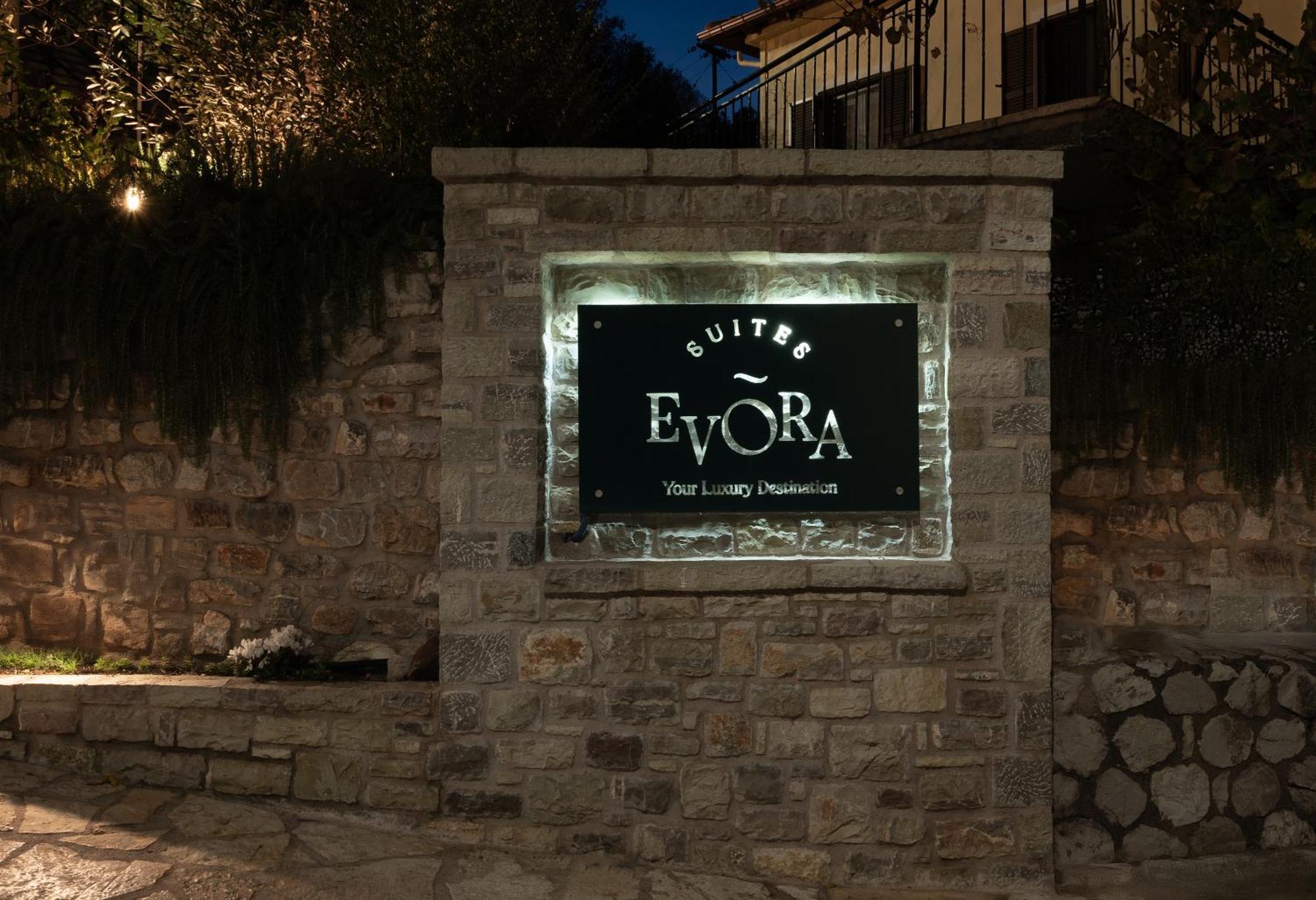 Evora Luxury Suites Mega Chorio Exterior photo